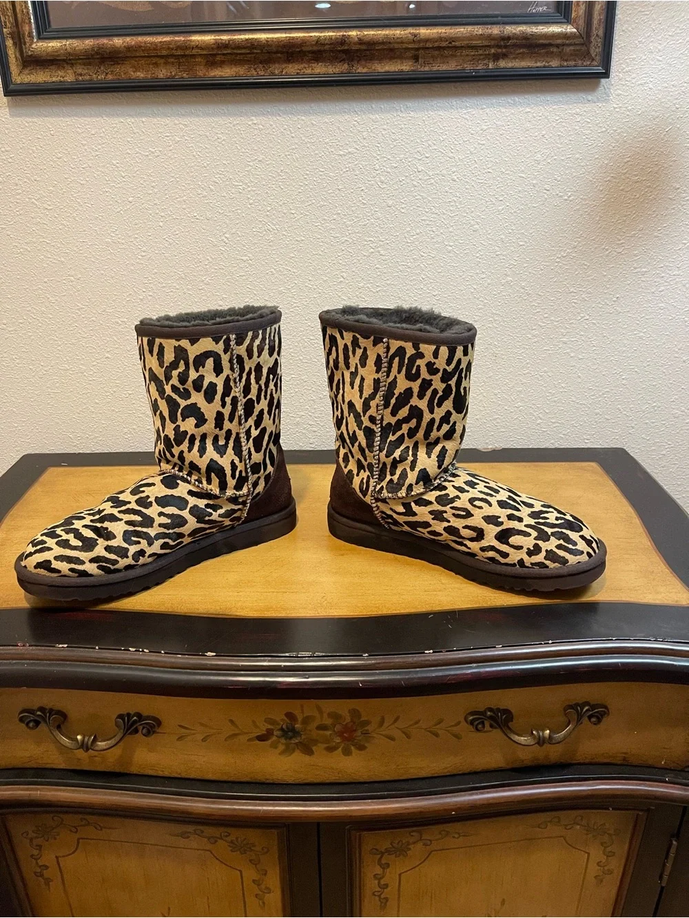 UGG Australia Classic Short Exotic Leopard Calf Hair Boots Size 9 | 1002790